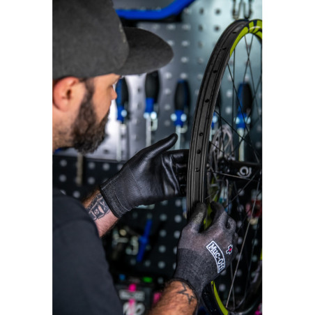 Muc-Off Glue & Sealant remover