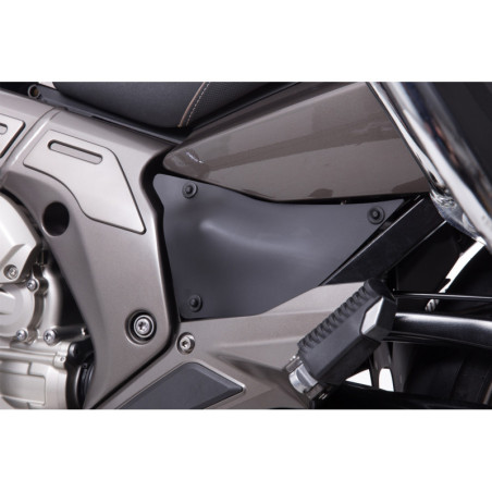 Výplň rámu čierna