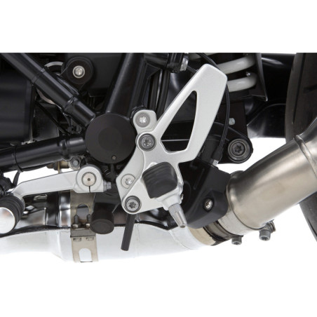 zníženie jazdcových stupačiek-strieborné