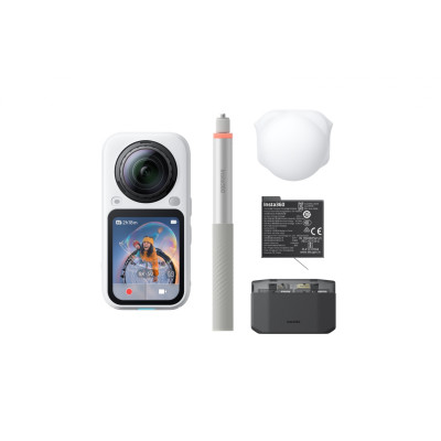 Insta360 X6 Essentials...