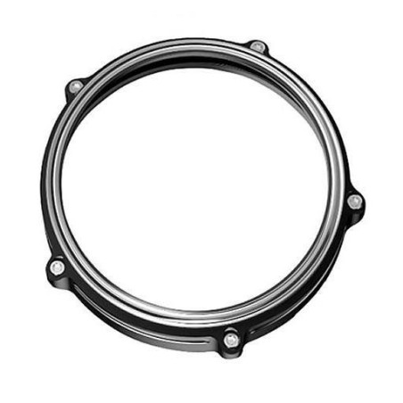 Frézovaný kryt svetlometu