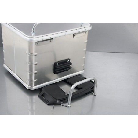 Standard kovový úchyt na Alu vrchné kufre 35 čierny