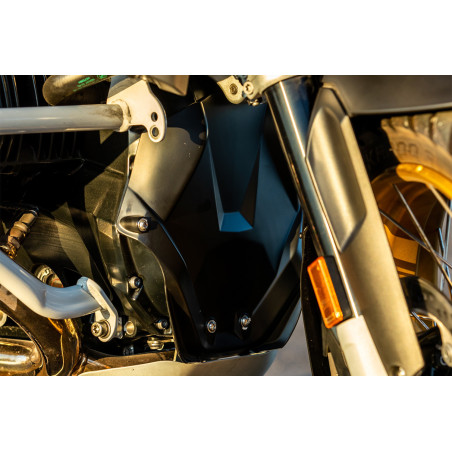 kryt motora predný - čierny